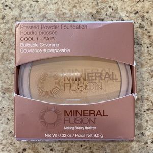 Mineral Fusion pressed powder foundation!